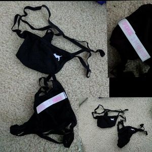 2 black V-string thongs